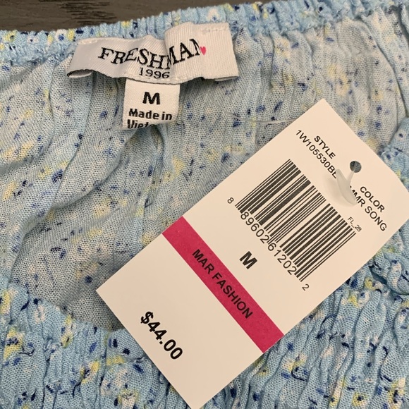 NWT ruched floral top with shoulder cap short sleeves and ballerina neckline - Picture 11 of 12